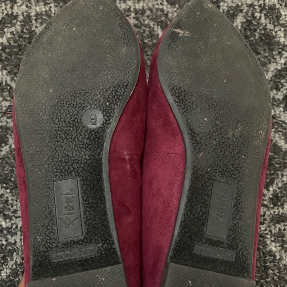 Burgundy Flats - Picture 2 of 2